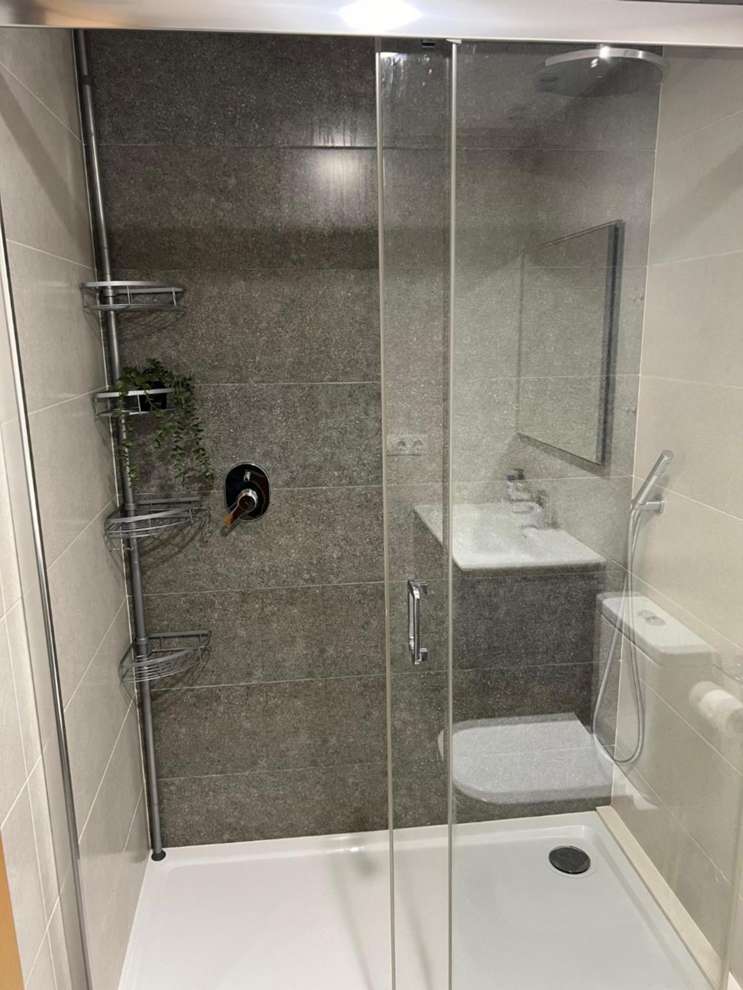 Habitacion Doble Con Bano Privado Daire Valensiya Dış mekan fotoğraf